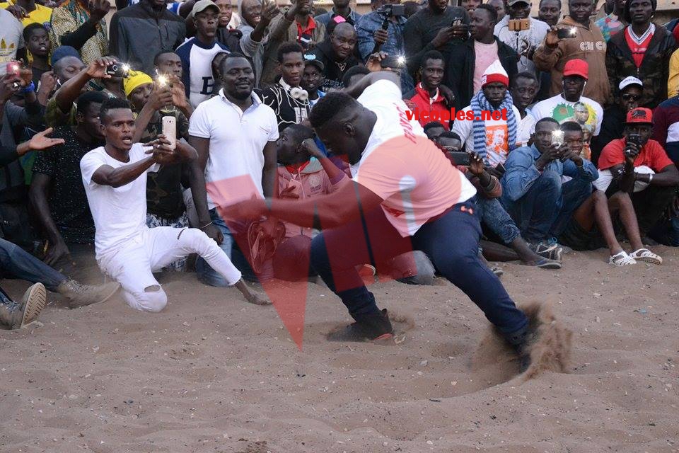 27294658_467900573606011_1800220814_n