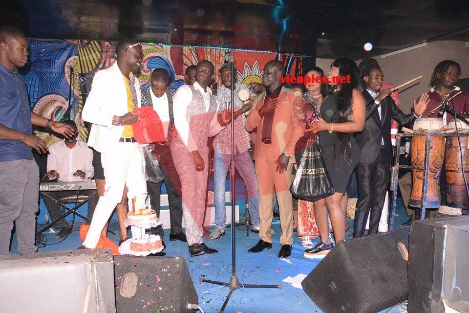 received_472463553149713